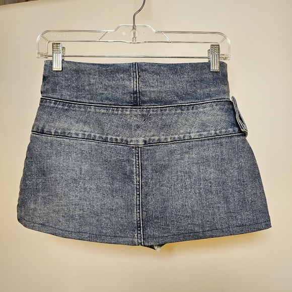 👍I.AM.GIA Ezra low waisted belt buckle jean denim mini skirt size S US - Picture 3 of 5